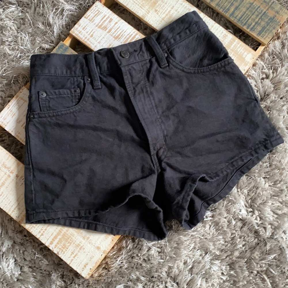 Levi’s hi rise shorts